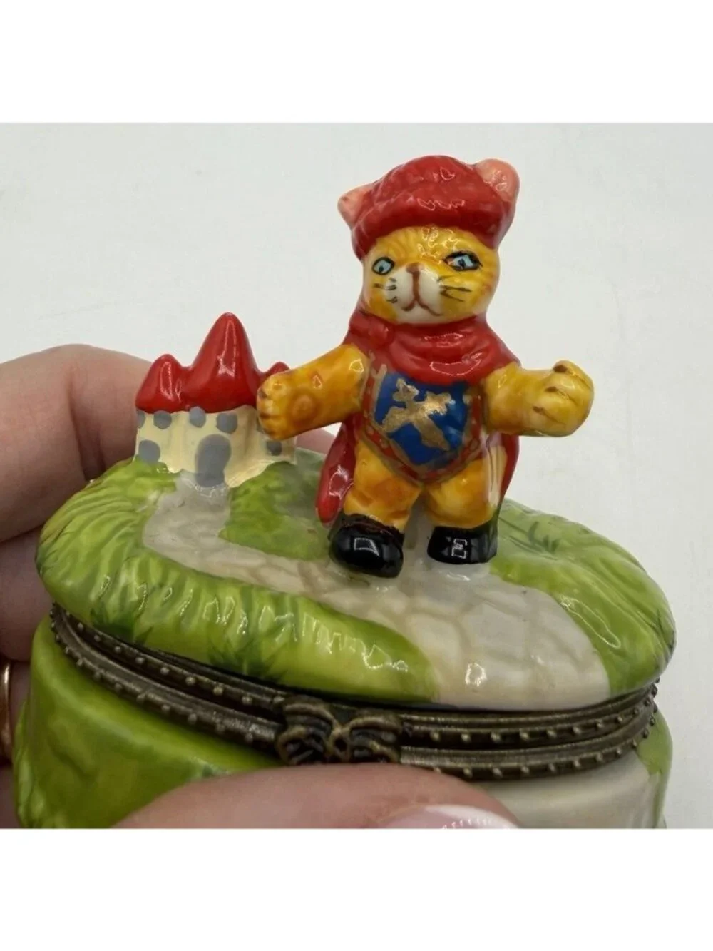 Vintage puss boots